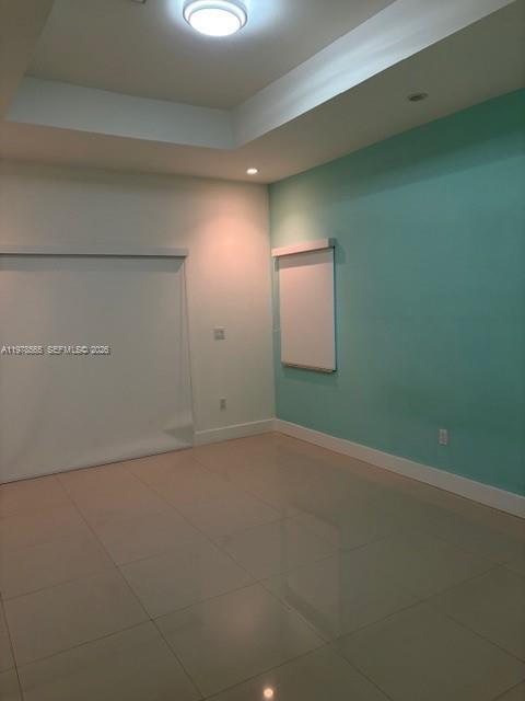 TROPICAL ESTS - Residential Lease