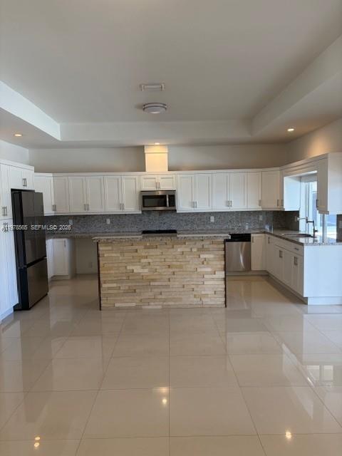 TROPICAL ESTS - Residential Lease