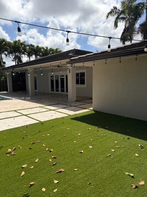 TROPICAL ESTS - Residential Lease