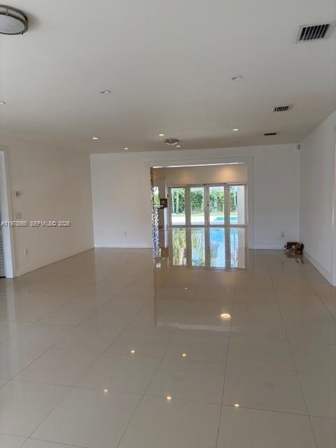 TROPICAL ESTS - Residential Lease