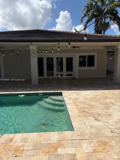 TROPICAL ESTS - Residential Lease