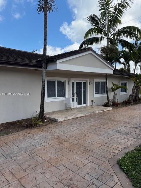 TROPICAL ESTS - Residential Lease