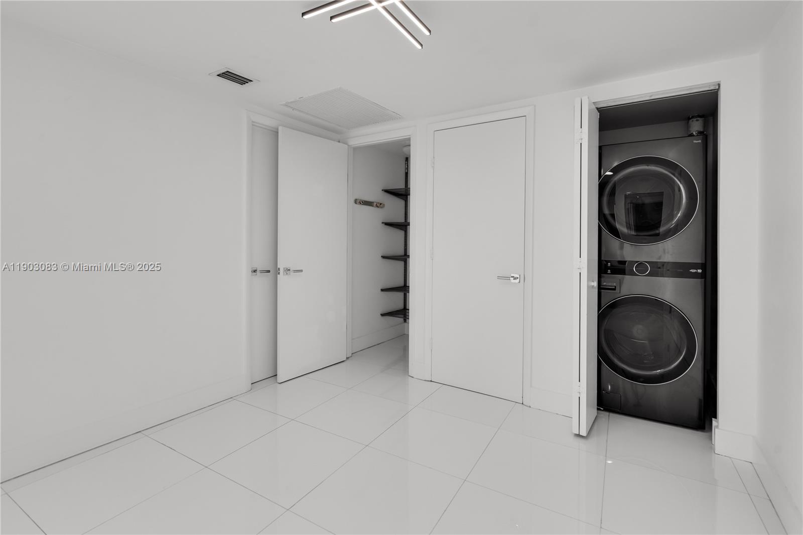 ICON BRICKELL NO TWO - Residential