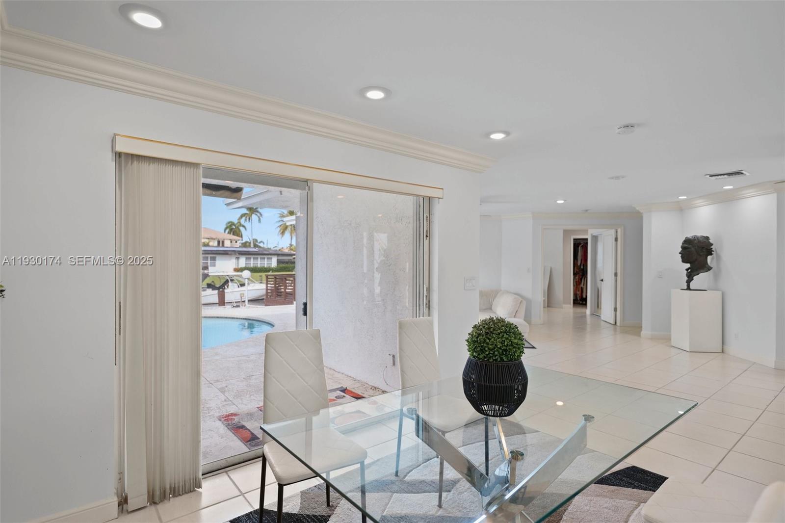 CORAL KEY VILLAS 3RD SEC - Residential