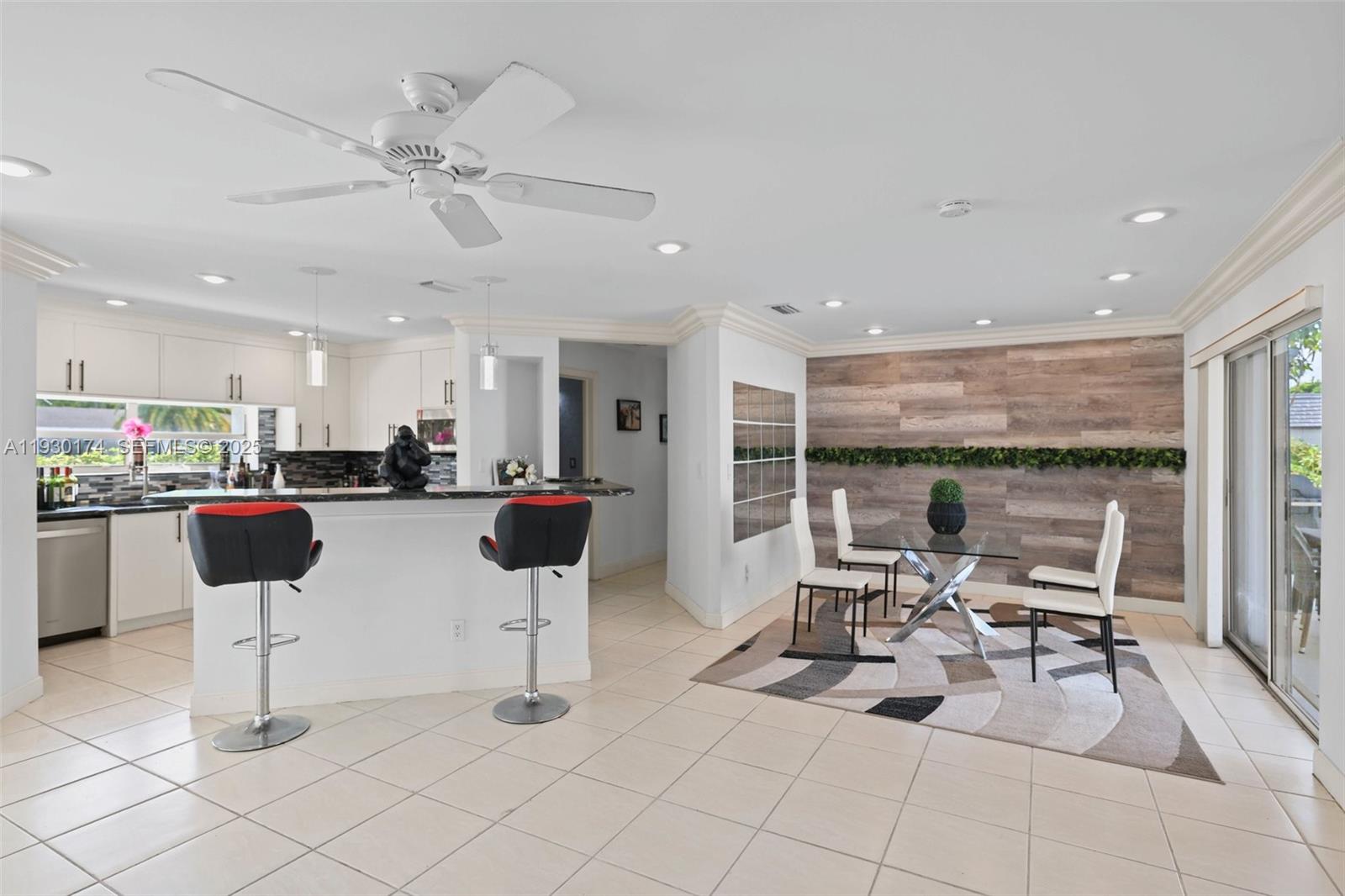 CORAL KEY VILLAS 3RD SEC - Residential