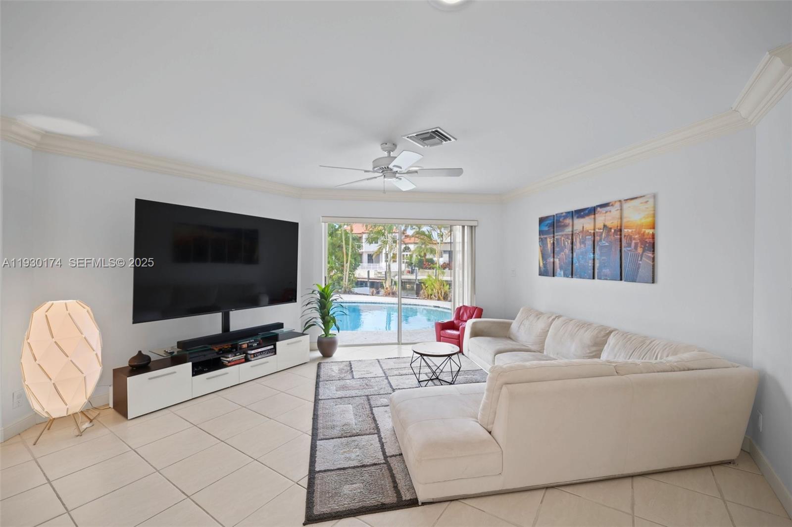 CORAL KEY VILLAS 3RD SEC - Residential