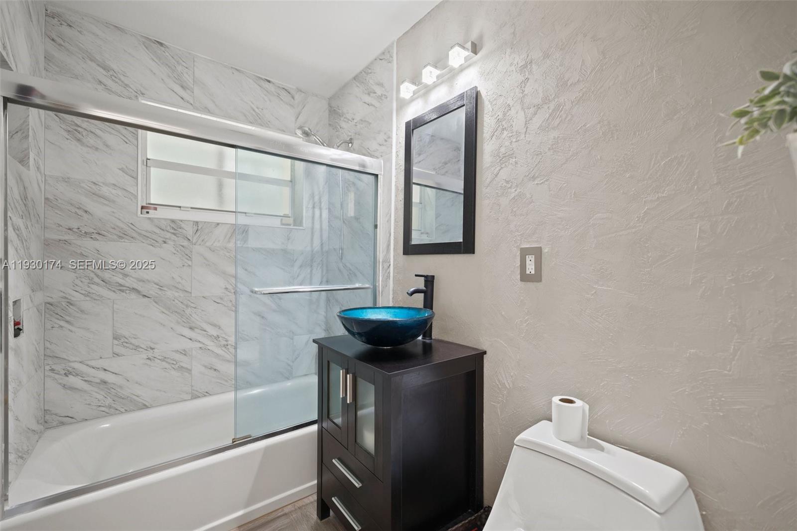 CORAL KEY VILLAS 3RD SEC - Residential