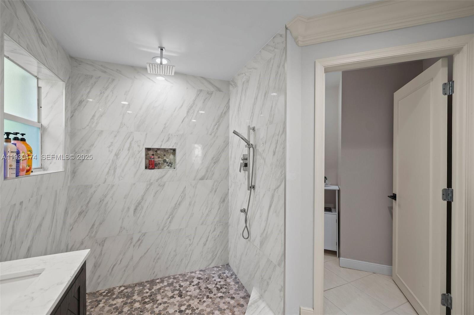 CORAL KEY VILLAS 3RD SEC - Residential