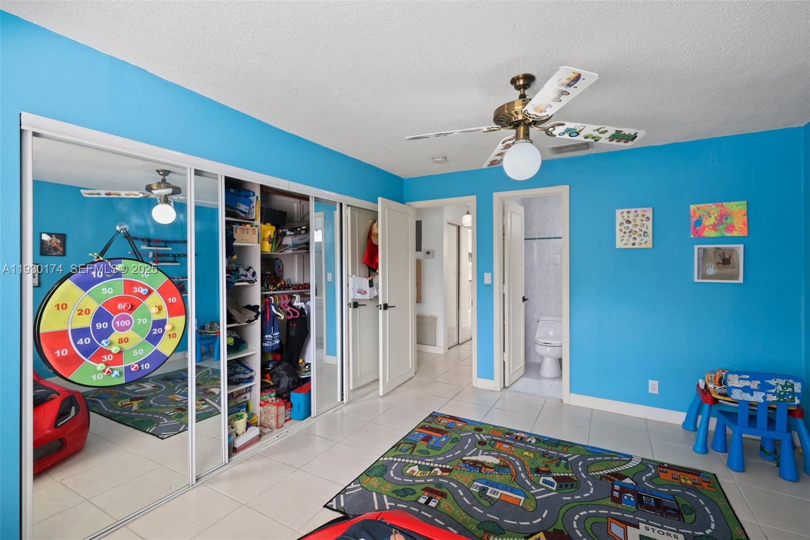 CORAL KEY VILLAS 3RD SEC - Residential