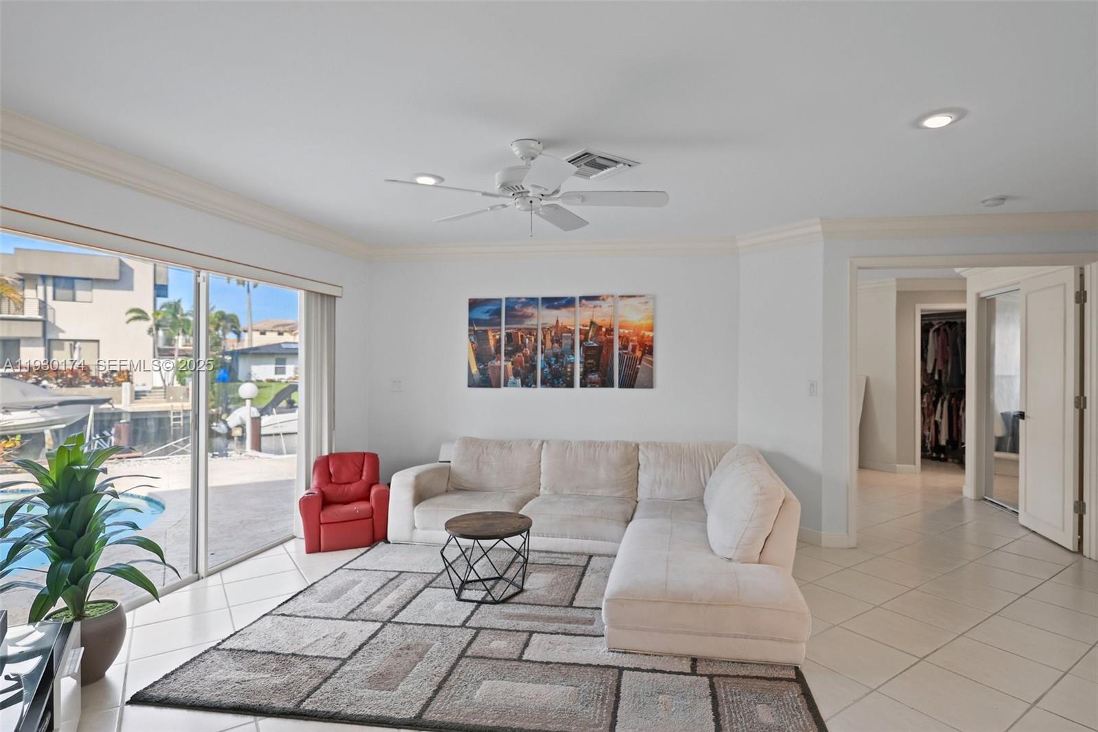 CORAL KEY VILLAS 3RD SEC - Residential