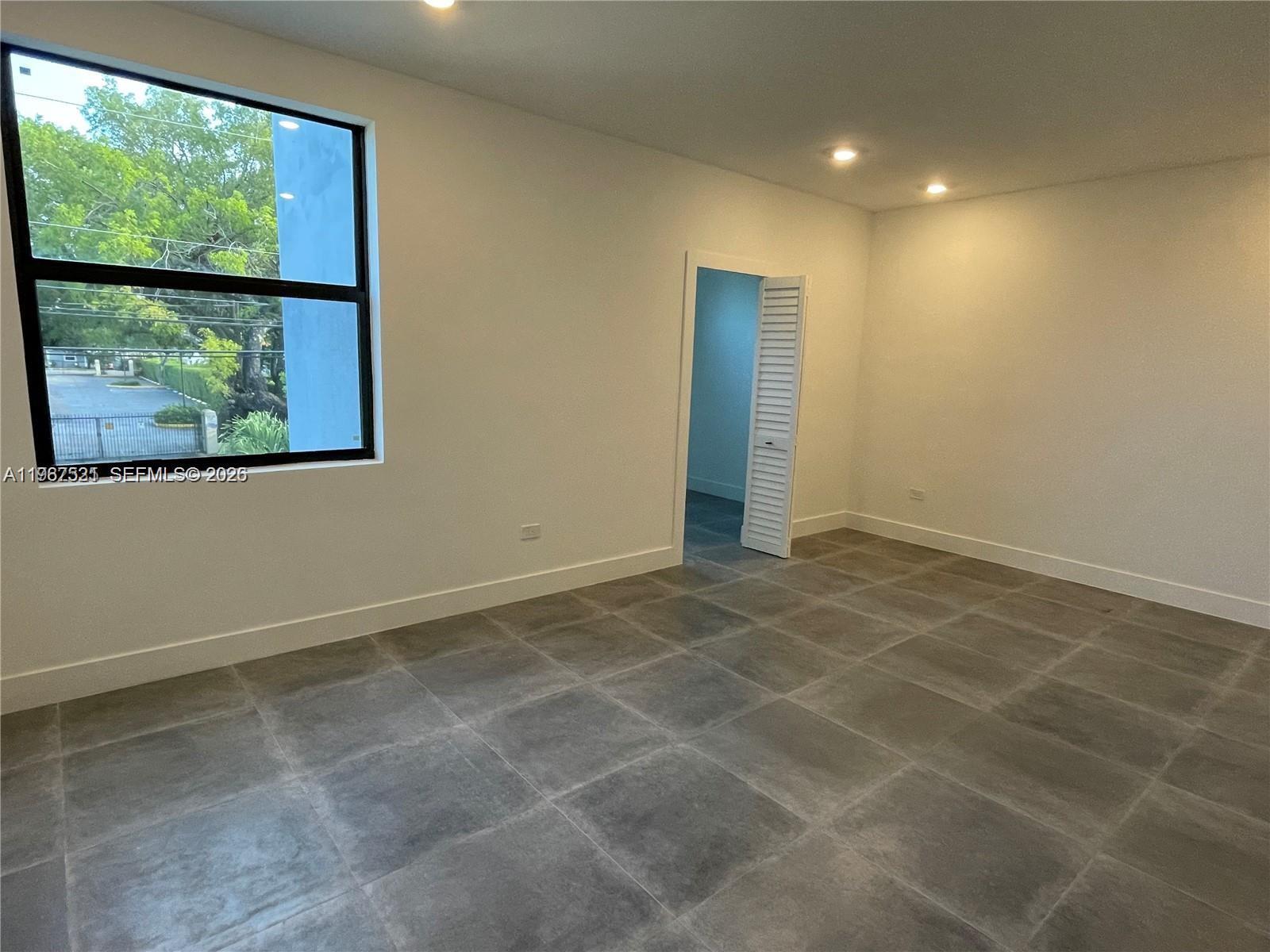 CENTRAL PARK - Residential Lease