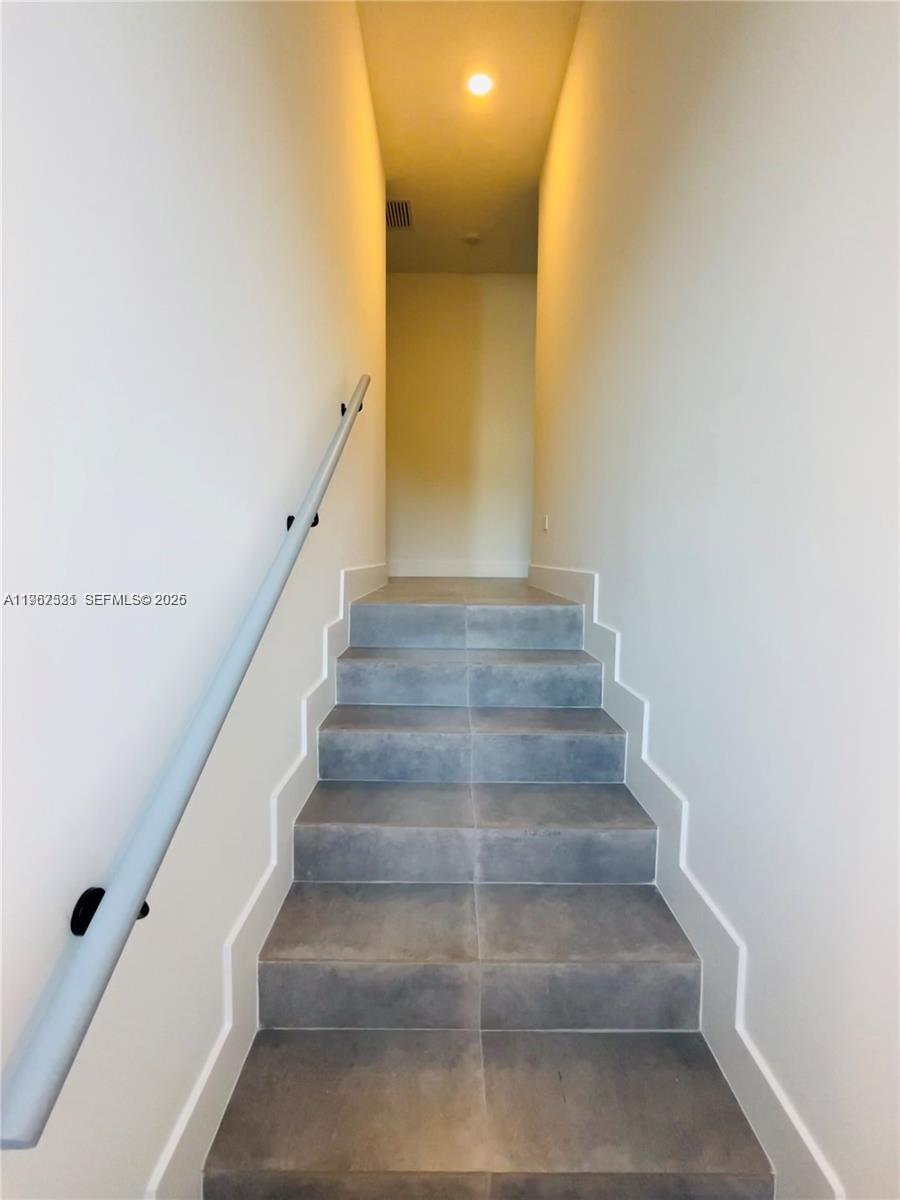 CENTRAL PARK - Residential Lease