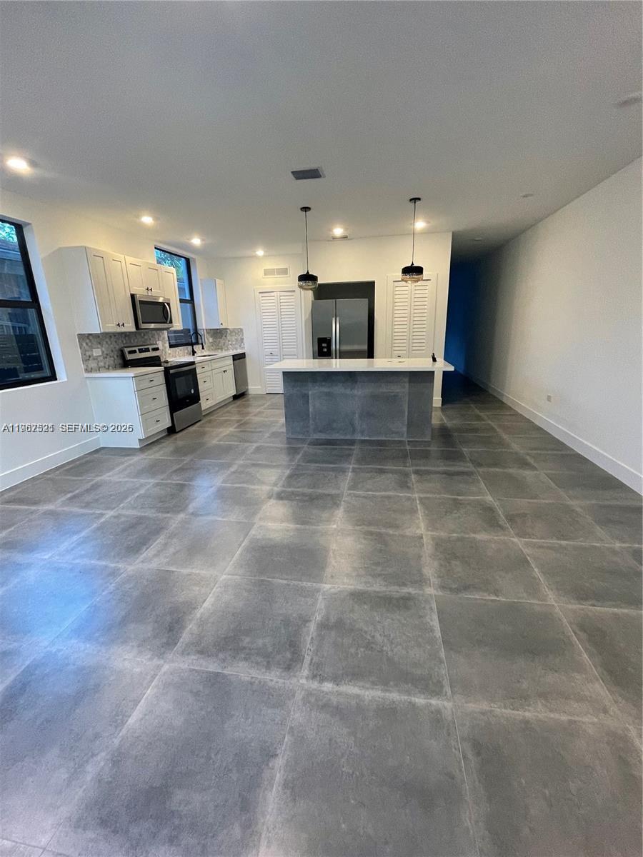 CENTRAL PARK - Residential Lease