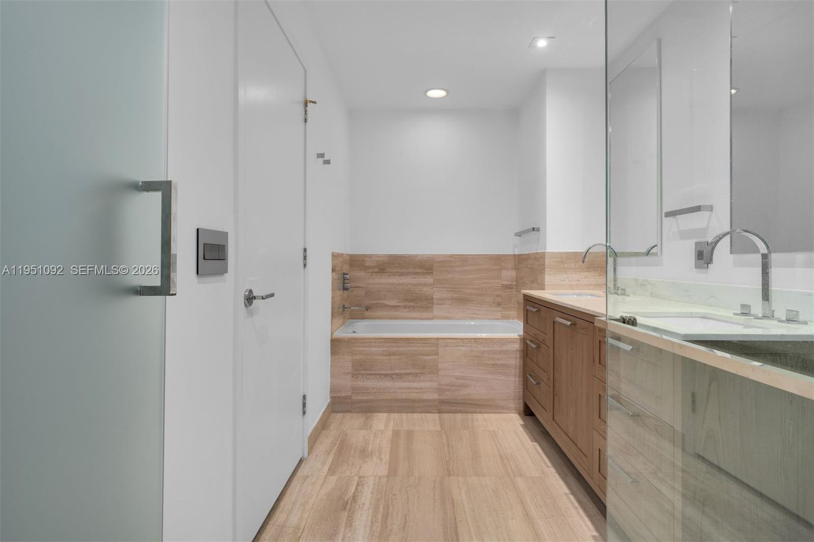 OCEANA KEY BISCAYNE CONDO - Residential