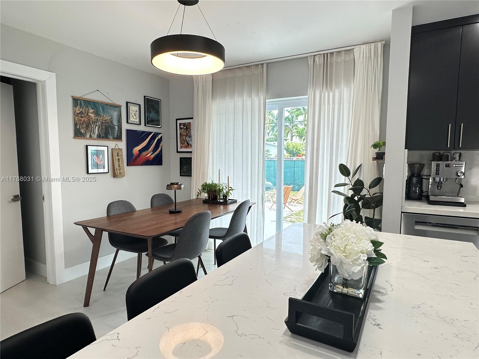 HOLLYWOOD HEIGHTS ADD SEC - Residential