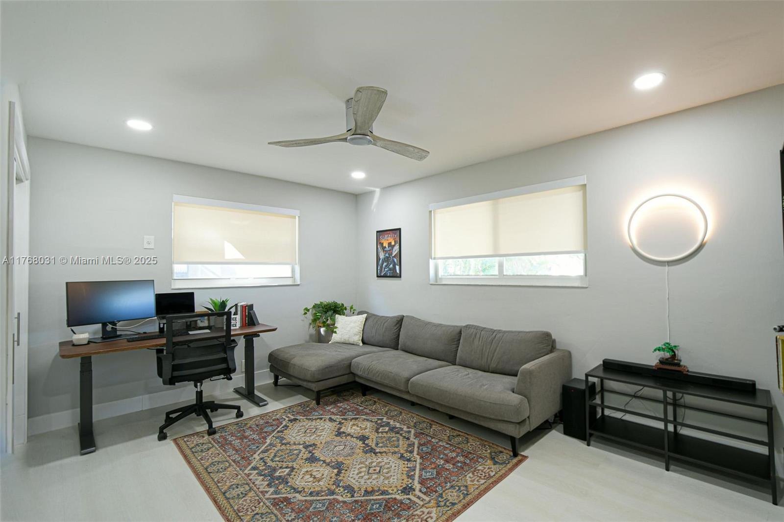 HOLLYWOOD HEIGHTS ADD SEC - Residential