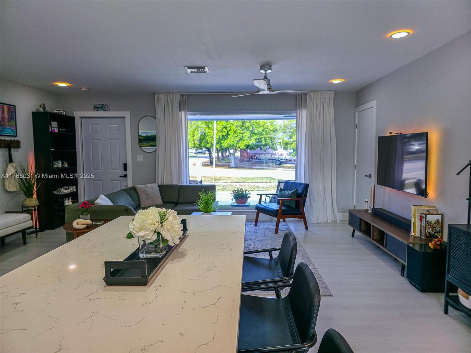 HOLLYWOOD HEIGHTS ADD SEC - Residential
