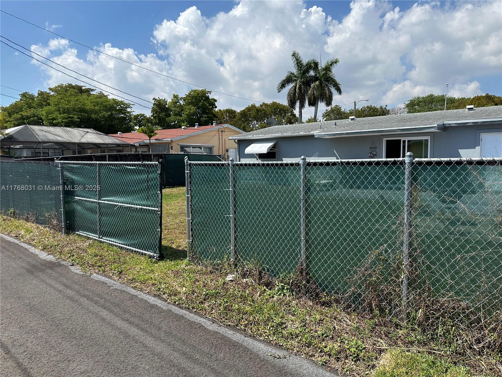 HOLLYWOOD HEIGHTS ADD SEC - Residential