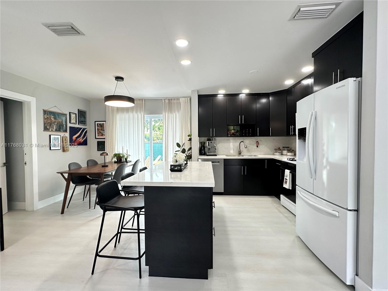 HOLLYWOOD HEIGHTS ADD SEC - Residential
