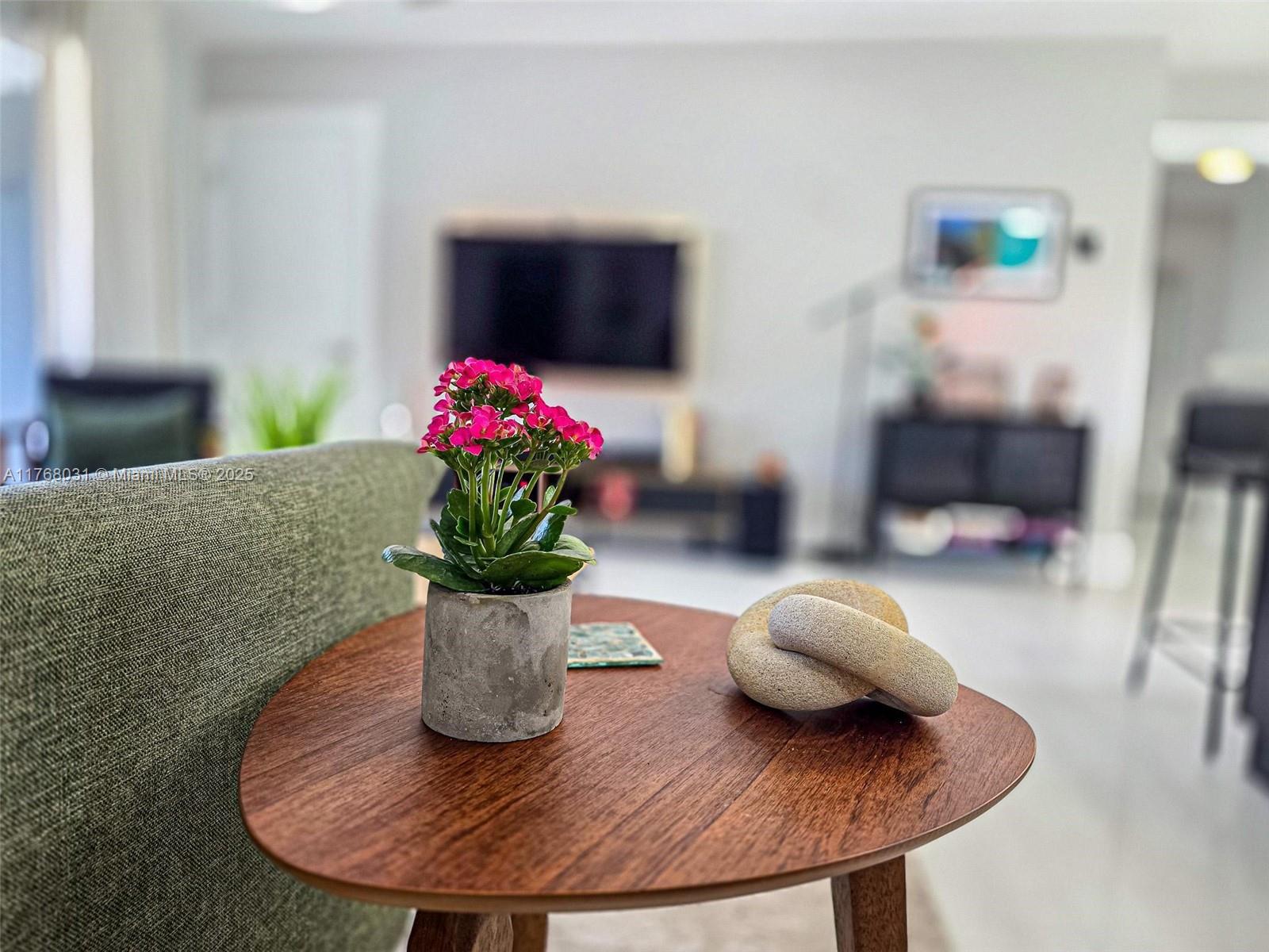HOLLYWOOD HEIGHTS ADD SEC - Residential