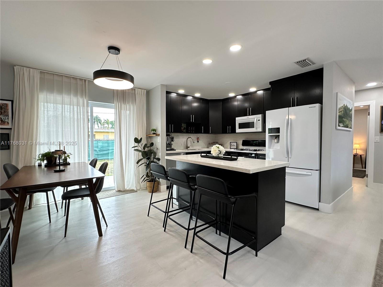 HOLLYWOOD HEIGHTS ADD SEC - Residential