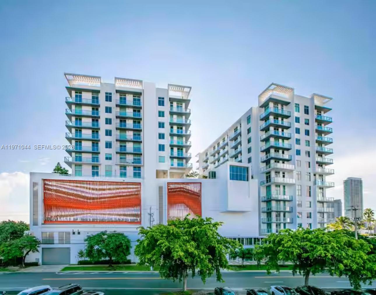 QUADRO CONDO - Residential