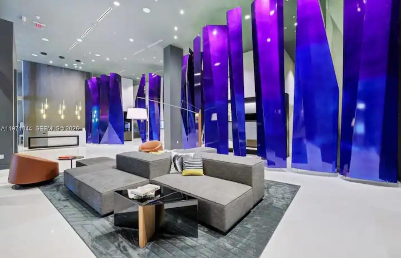 QUADRO CONDO - Residential