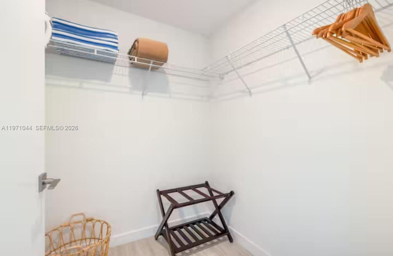 QUADRO CONDO - Residential