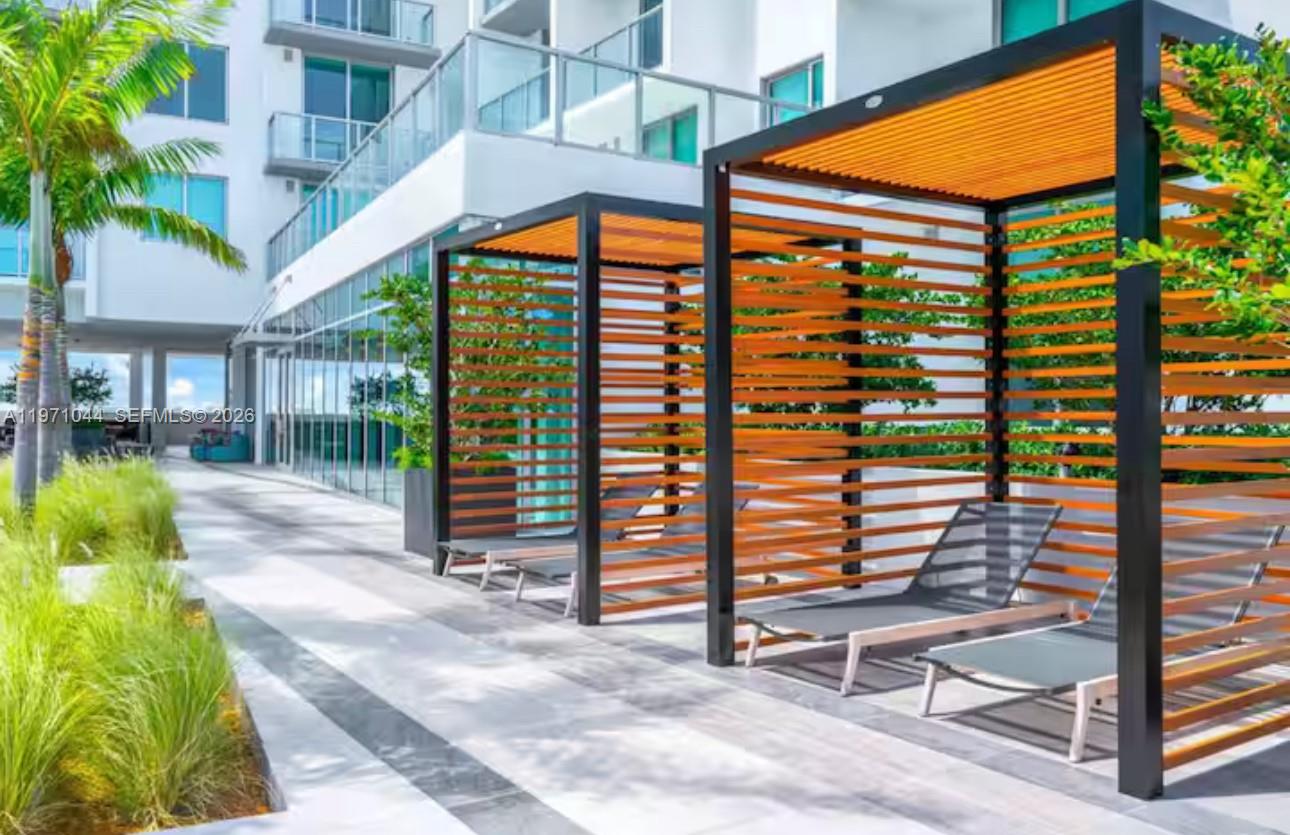 QUADRO CONDO - Residential