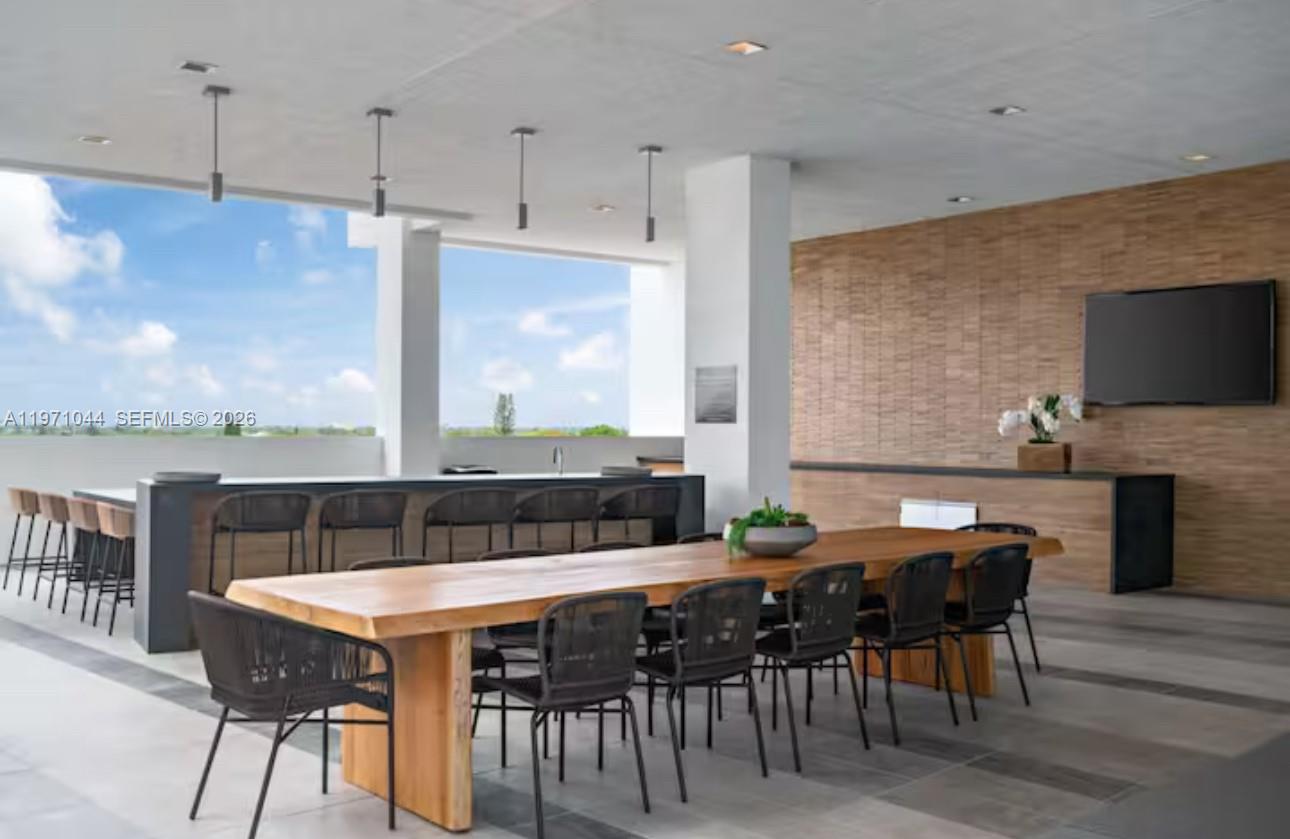 QUADRO CONDO - Residential