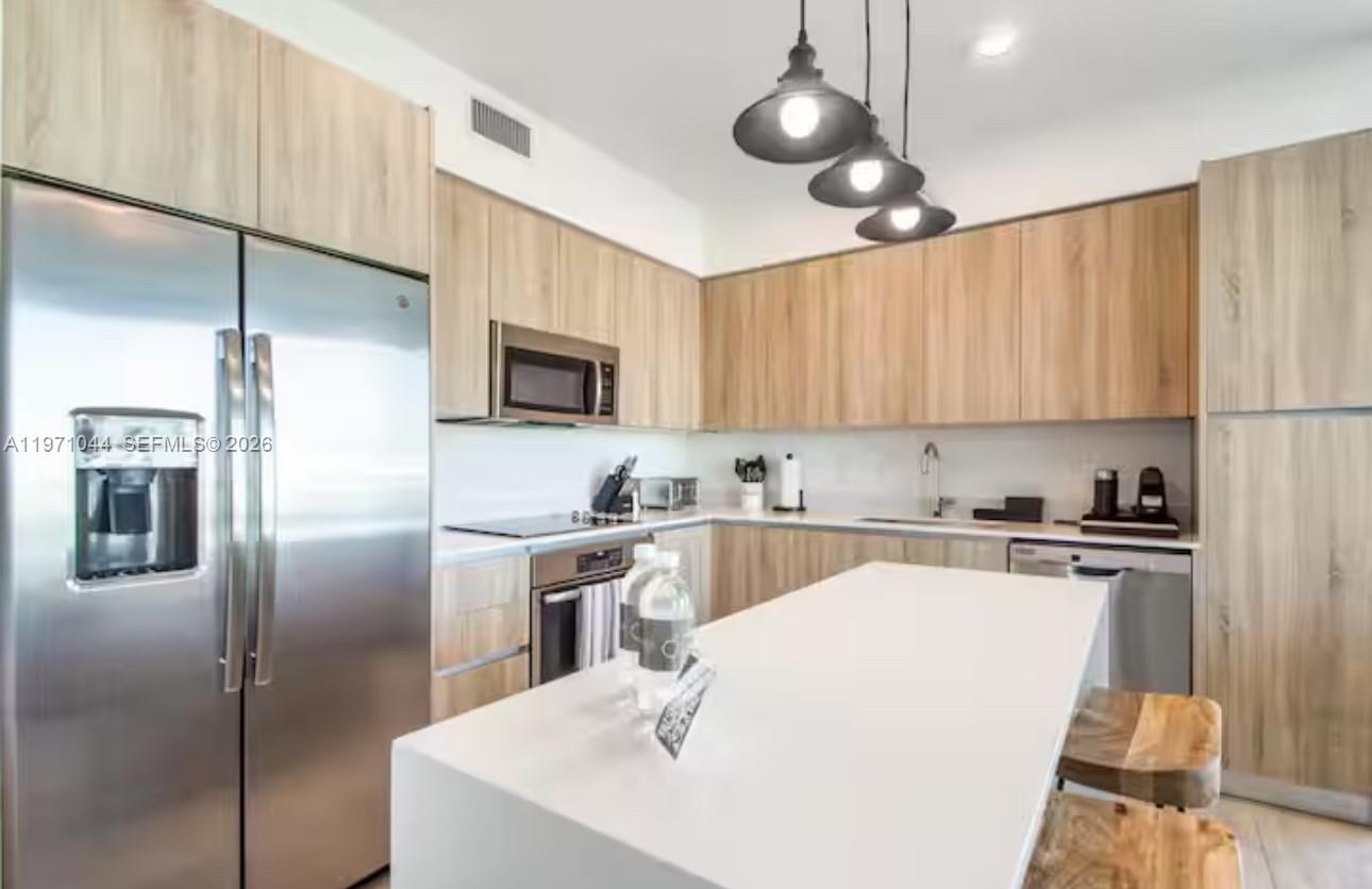 QUADRO CONDO - Residential