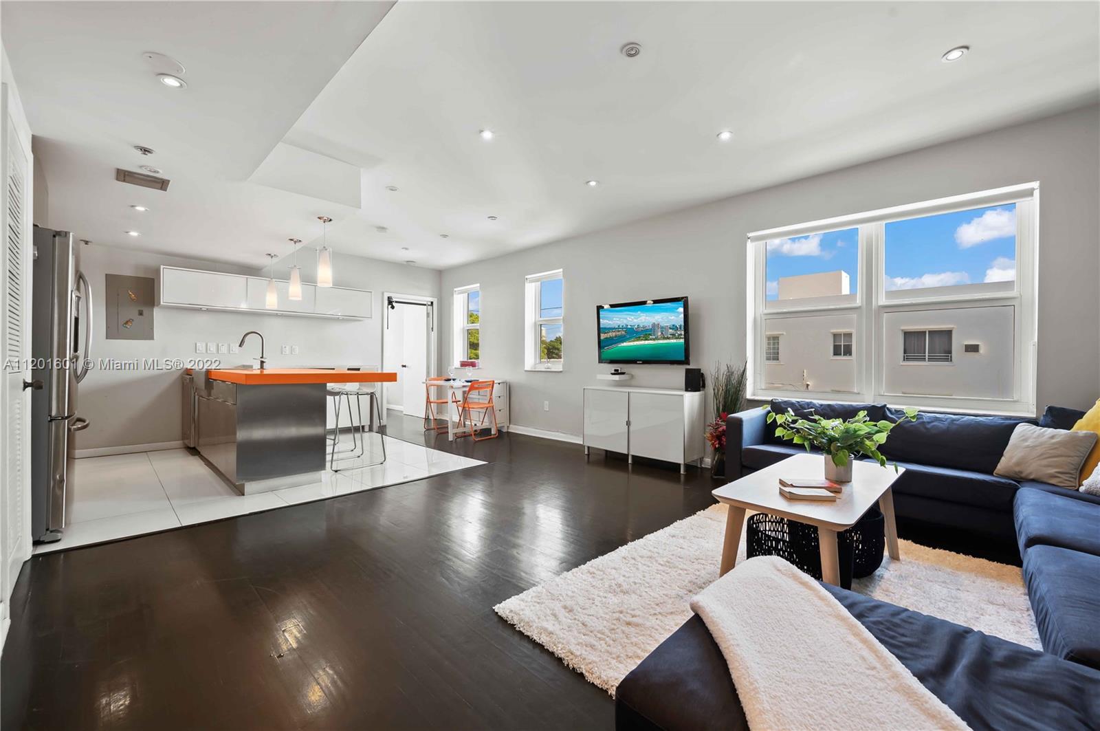 THE LEXINGTON EUCLID COND - Residential Lease