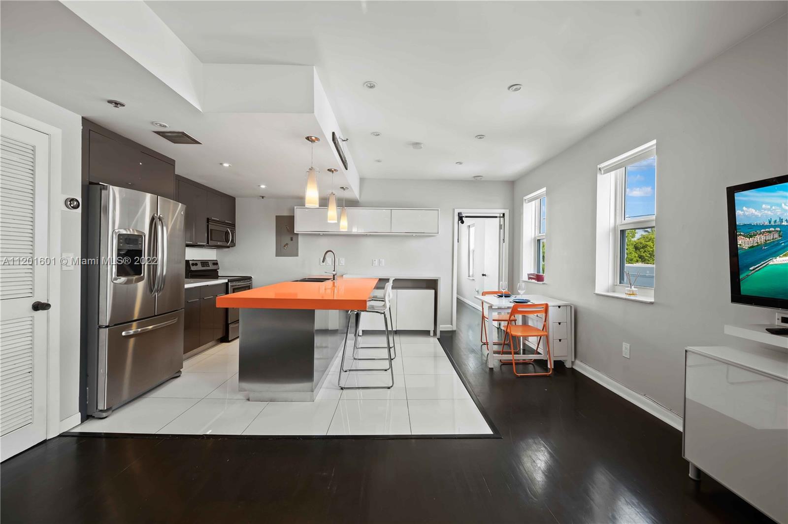 THE LEXINGTON EUCLID COND - Residential Lease