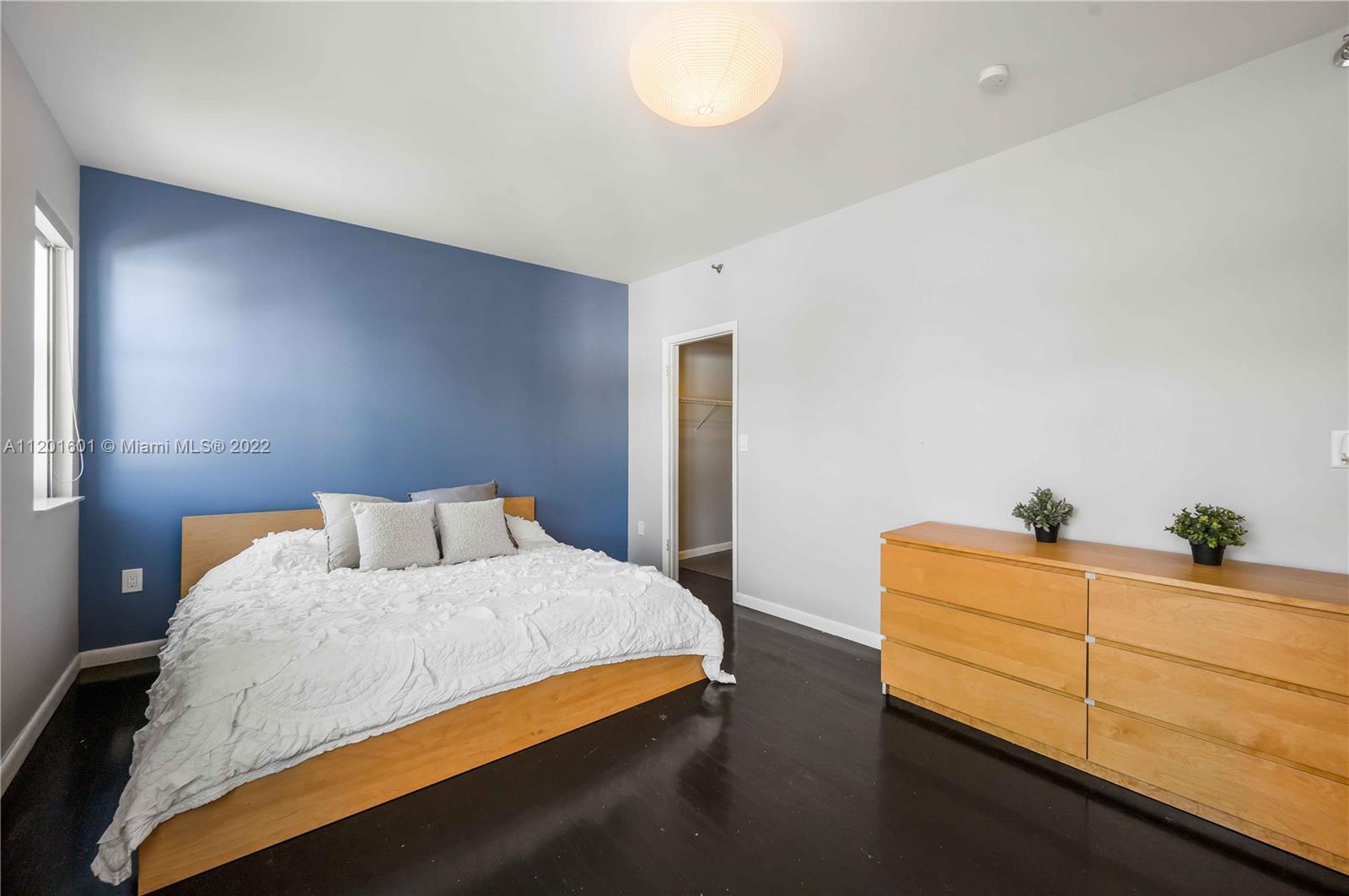 THE LEXINGTON EUCLID COND - Residential Lease