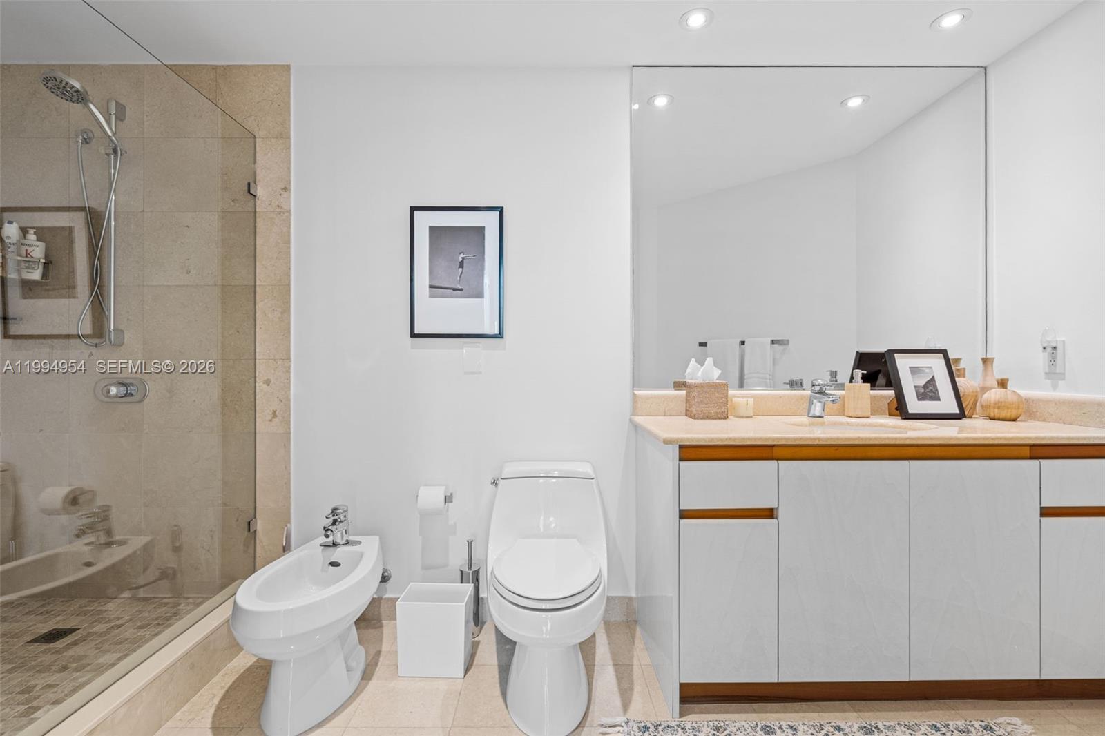 SANTA MARIA CONDO - Residential Lease