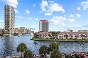 200 LESLIE CONDO - Residential