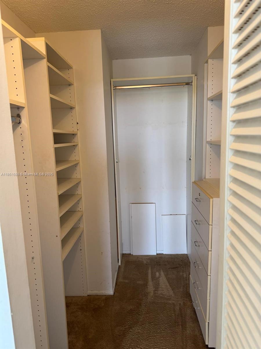 200 Leslie Dr 616