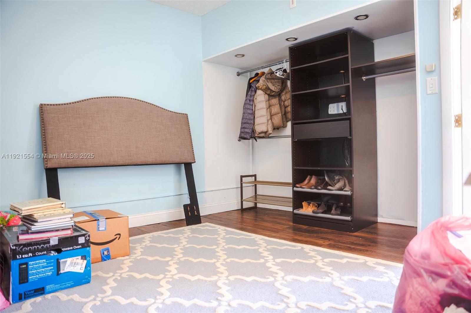 CHAPEL TRAIL II - Residential Lease