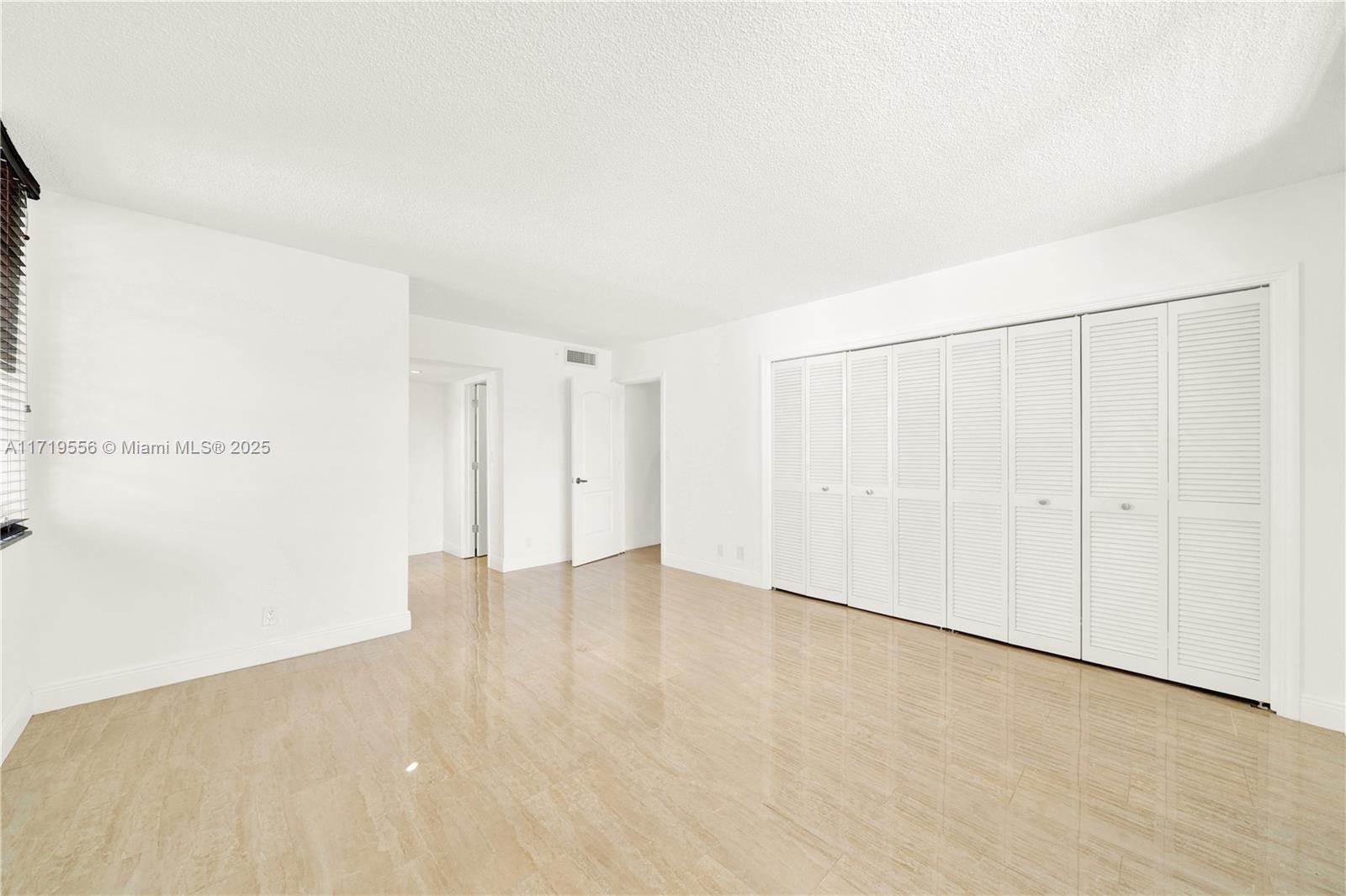 NO 6 PALM-AIRE COUNTRY CL - Residential