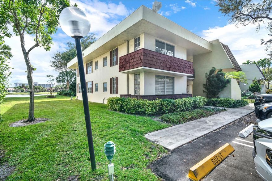 RENOVATED CONDO WITH UPDATED ITALIAN KITCHEN, GRANITE COUNTER-TOP AND TOP OF THE LINE STAINLESS STEEL APPLIANCES. VERY RELAXING COVERED BALCONY WITH VIEW OF BEAUTIFUL LAKE AND NATURE, 3-BR, 2-BA, A/C (ONE YEAR OLD) CONVENIENTLY LOCATED ON SECOND FLOOR CORNER. LARGE BEDROOMS. CONDO INCLUDES SMALL STORAGE UNIT, TILE FLOORING THROUGHOUT, TILE IN KITCHEN, FOYER, BATHROOMS & PATIO. FULL SIZE WASHER & DRYER IN UNIT. PARKING SPACE RIGHT IN FRONT OF CONDO. BATHROOMS TOTALY UPGRADED, ALL AGES ARE WELCOME! MINUTES TO THE BEACH.
