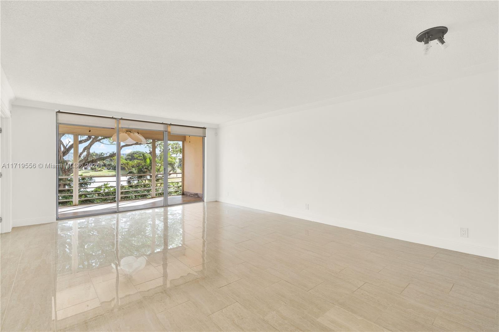 NO 6 PALM-AIRE COUNTRY CL - Residential
