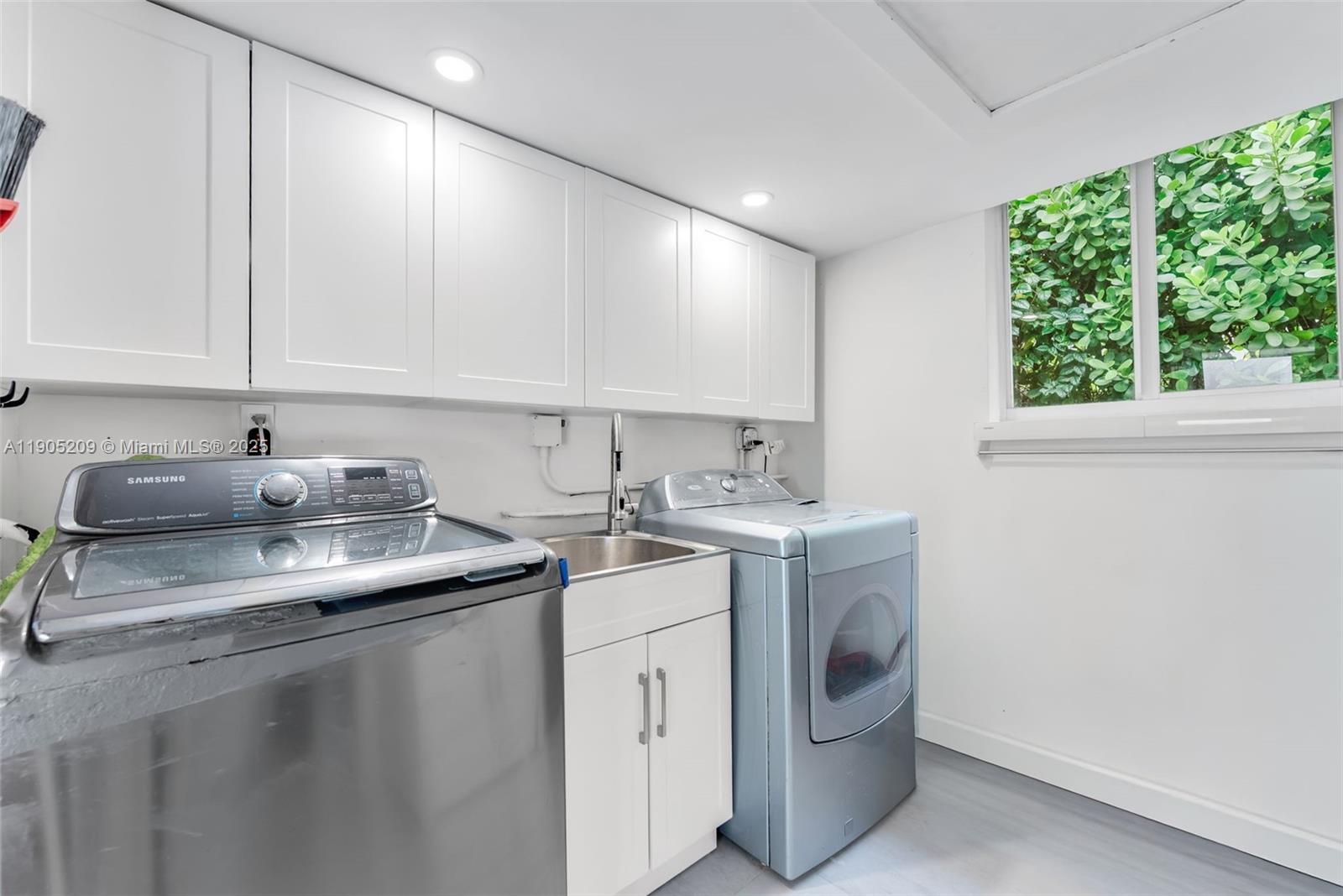 GRIFFING BISCAYNE PK ESTA - Residential