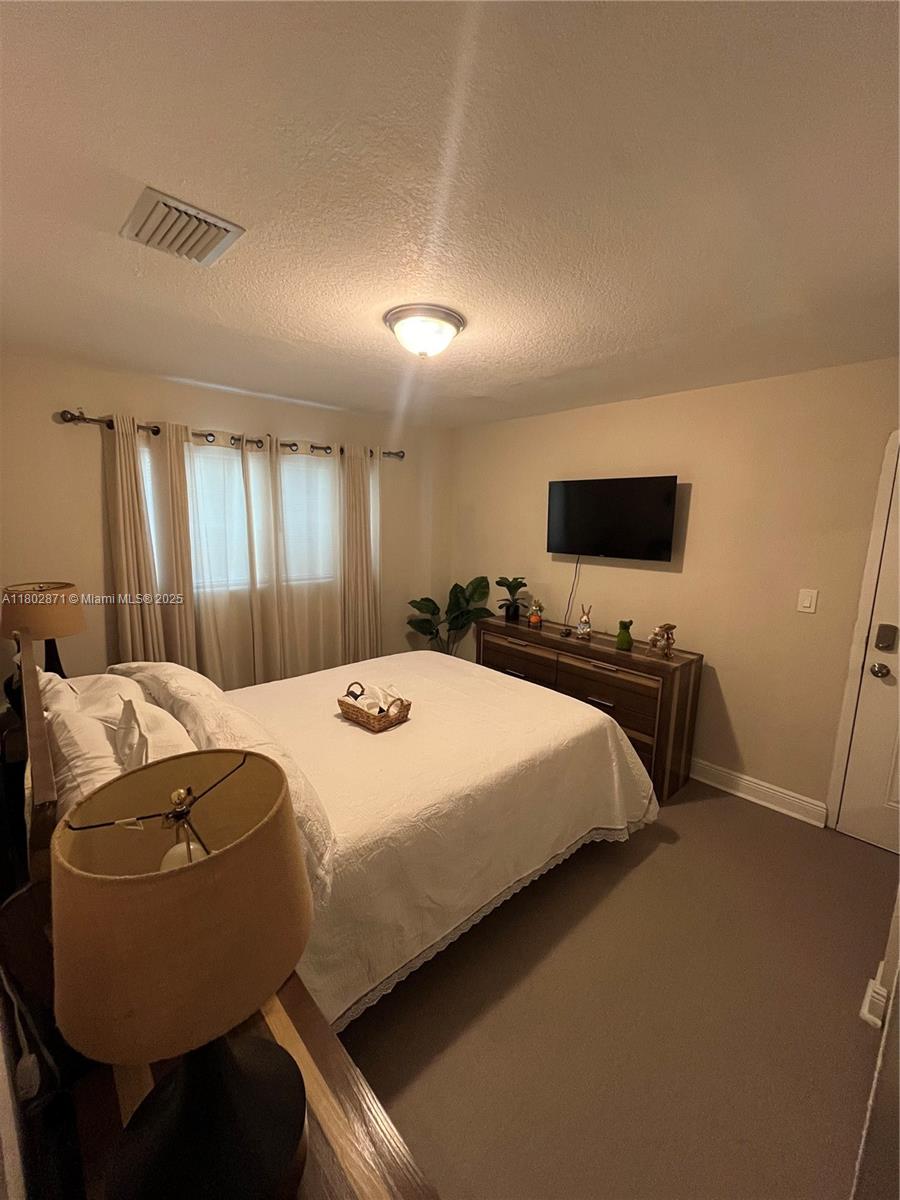 441 NW 7th Ter 4
