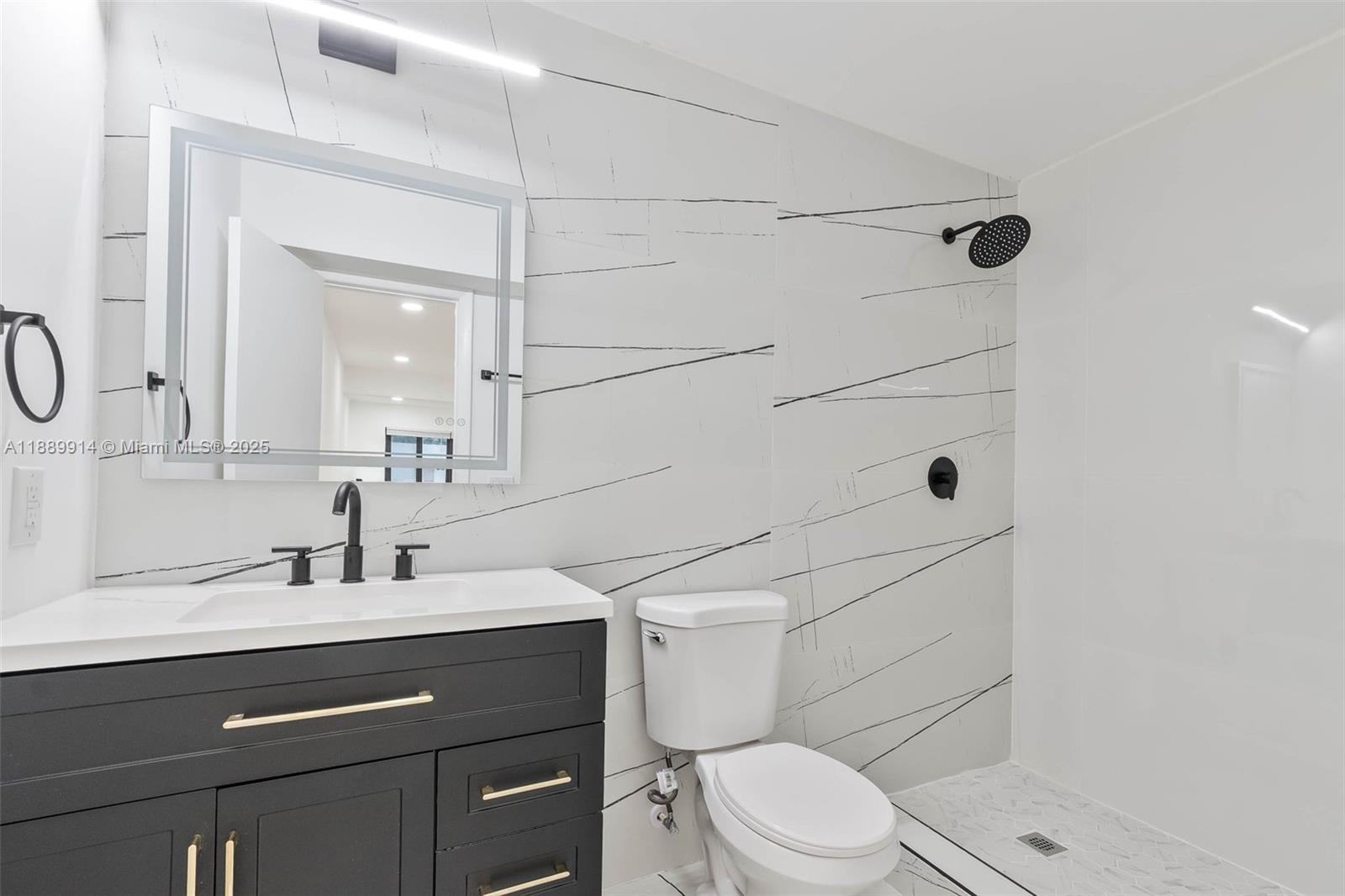 LAKE SHORE ESTATES - Residential