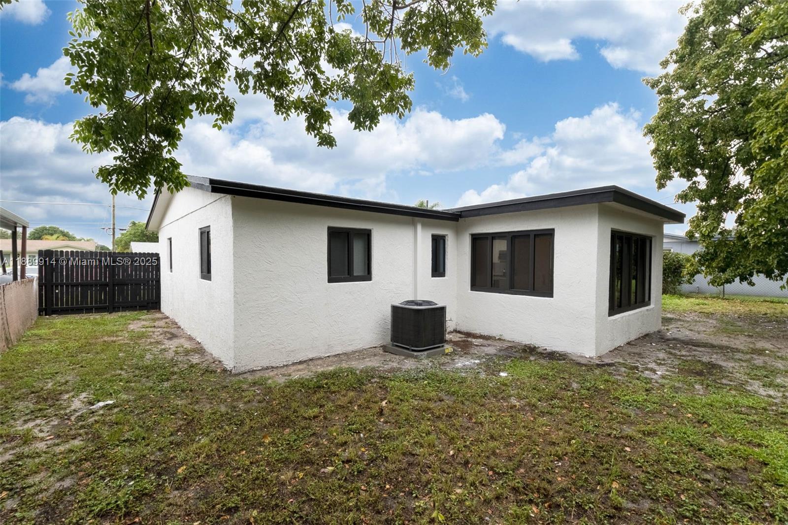 LAKE SHORE ESTATES - Residential