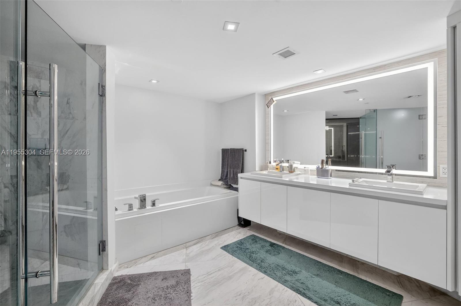 PARAMOUNT FT LAUDERDALE C - Residential