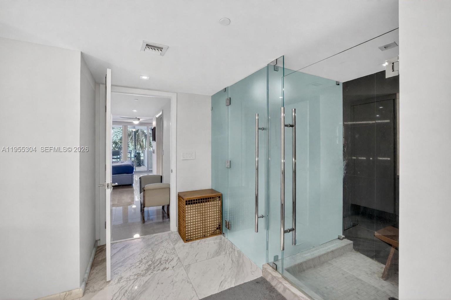 PARAMOUNT FT LAUDERDALE C - Residential