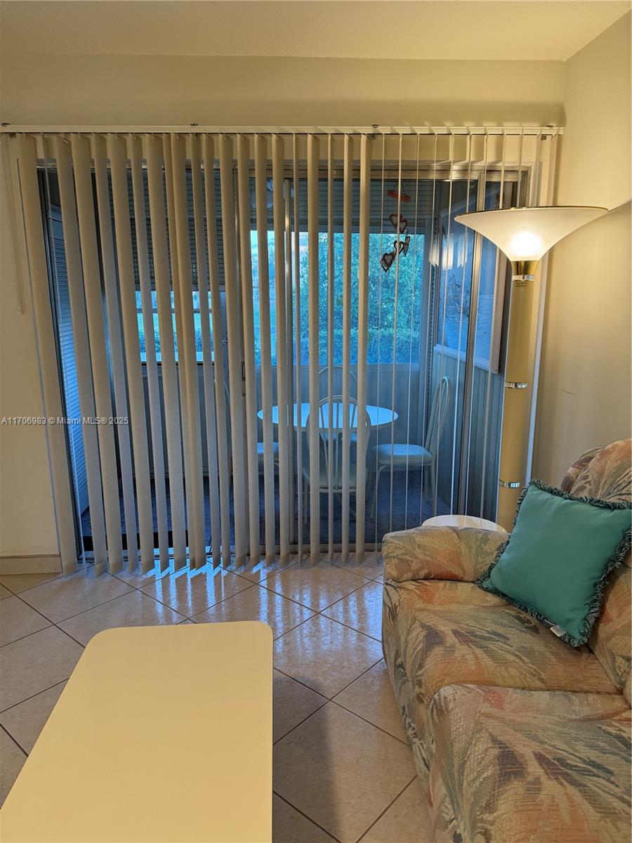 CRESTHAVEN VILLAS 16 COND - Residential