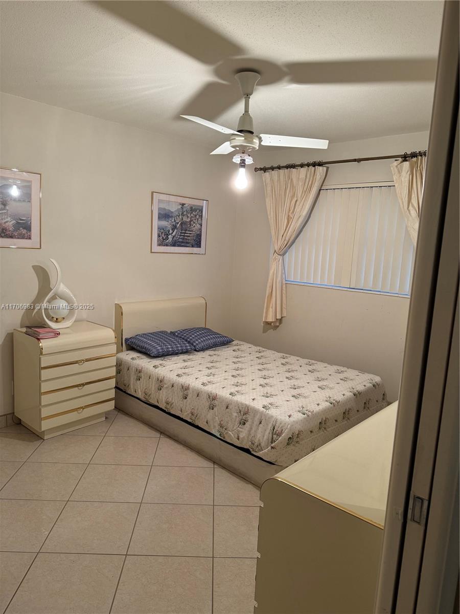 CRESTHAVEN VILLAS 16 COND - Residential
