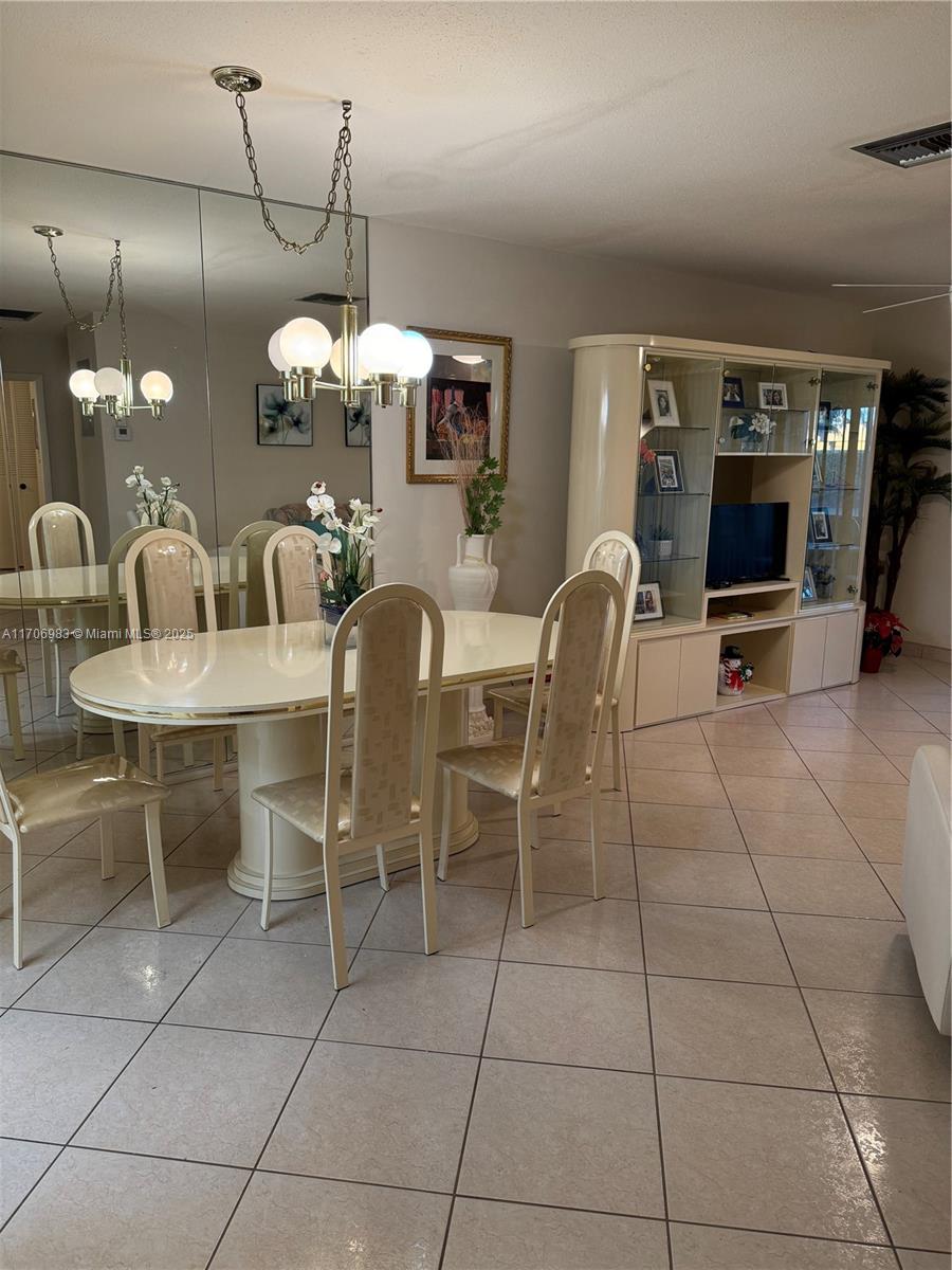 CRESTHAVEN VILLAS 16 COND - Residential